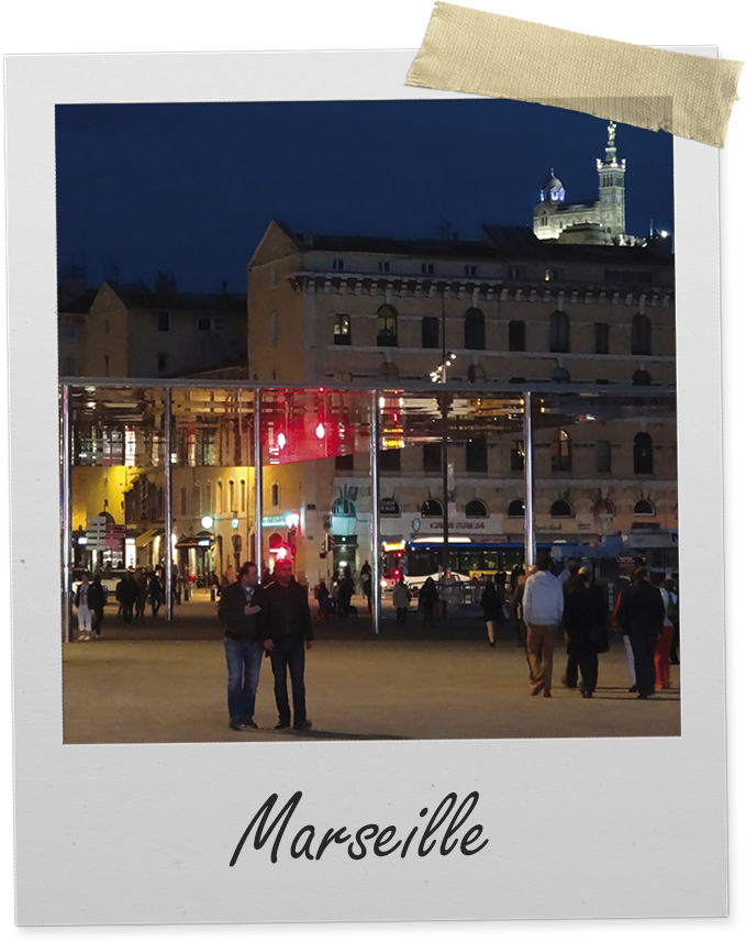 Marseille am Vieux Port bei Nacht